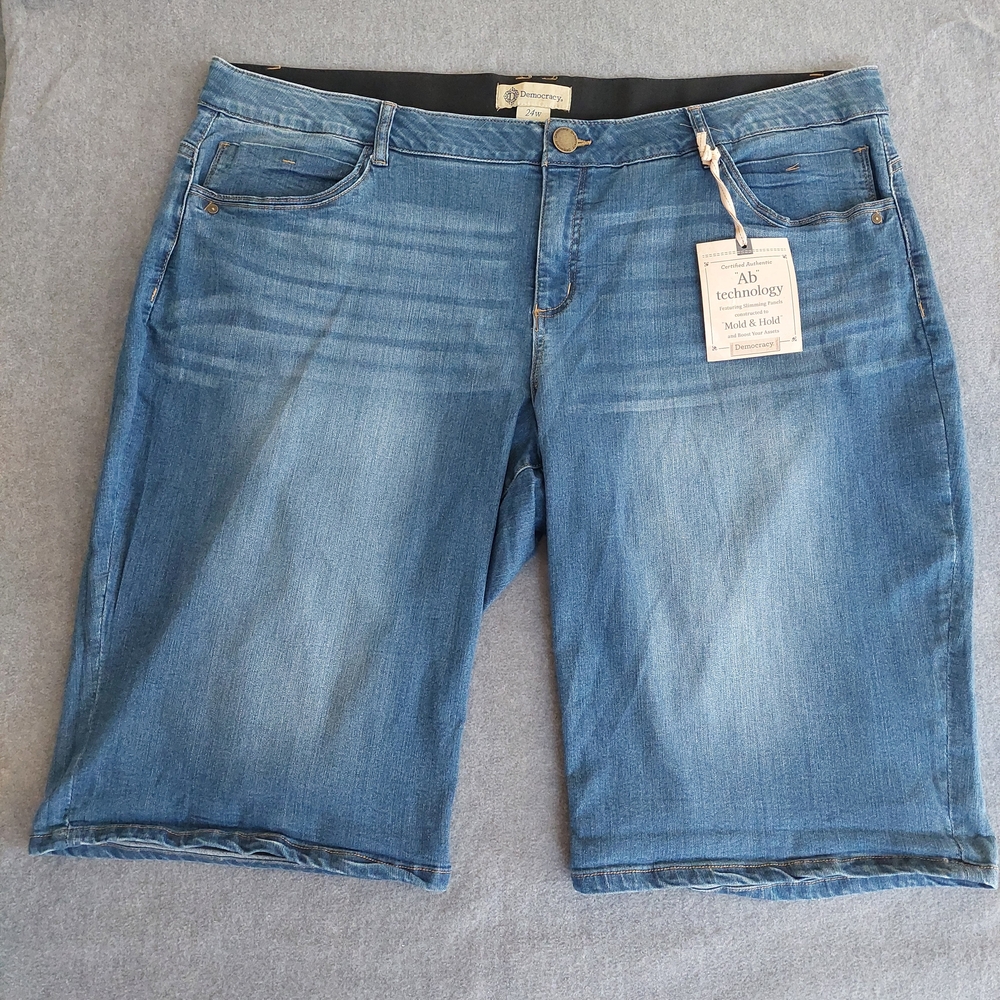NWT Democracy "Ab"solution High Rise Denim Shorts Size 24W Blue